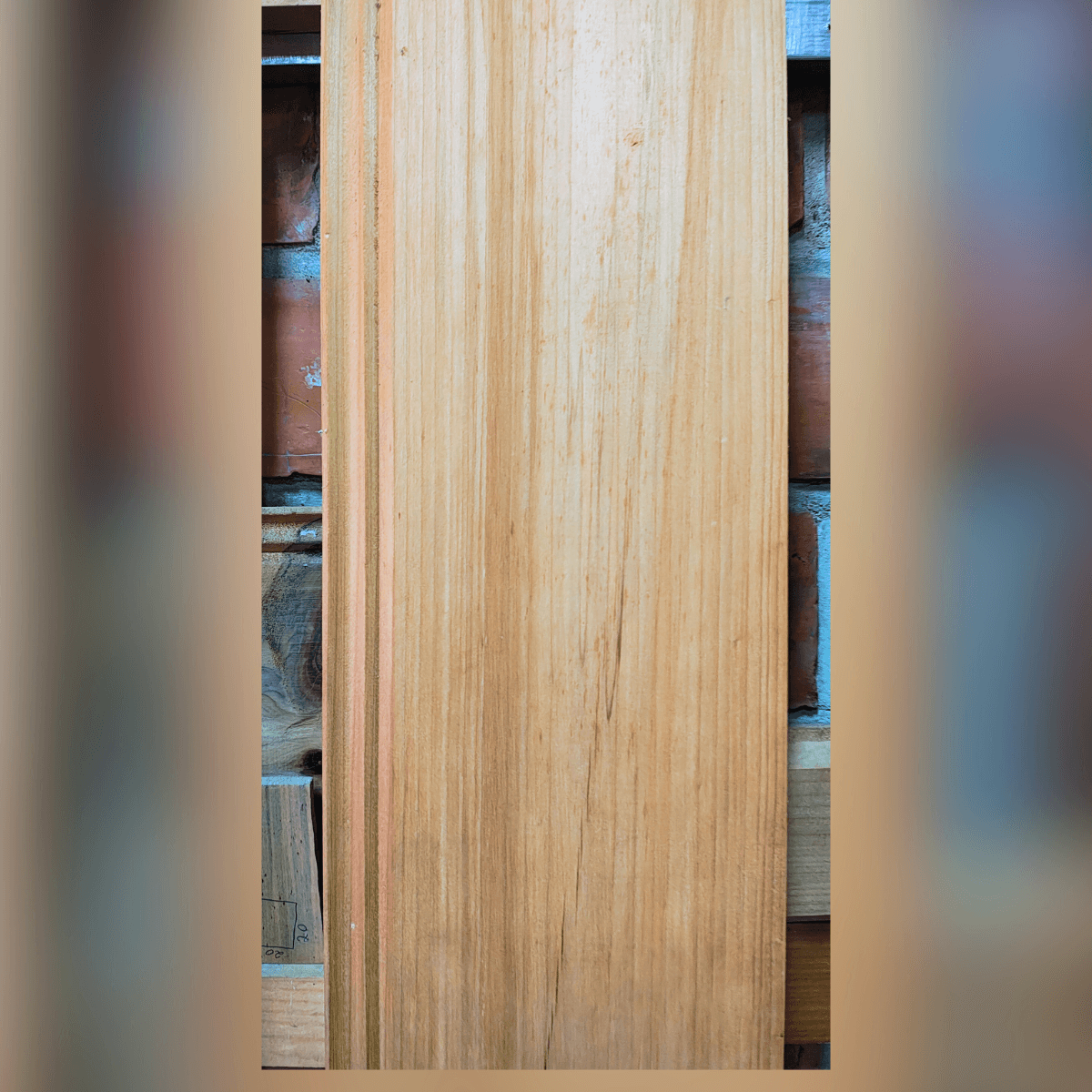 Espelho de Pinheiro: O Toque Final de Charme e Personalidade para Seu Ambiente