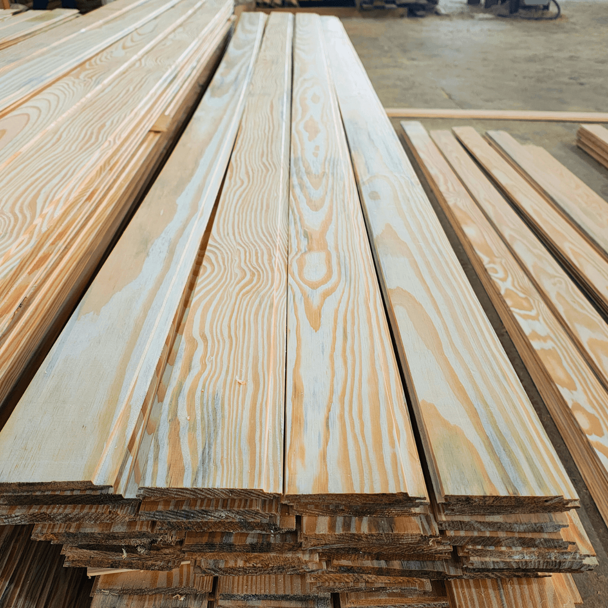 Forro de Pinus: Beleza Natural e Versatilidade para Seu Projeto